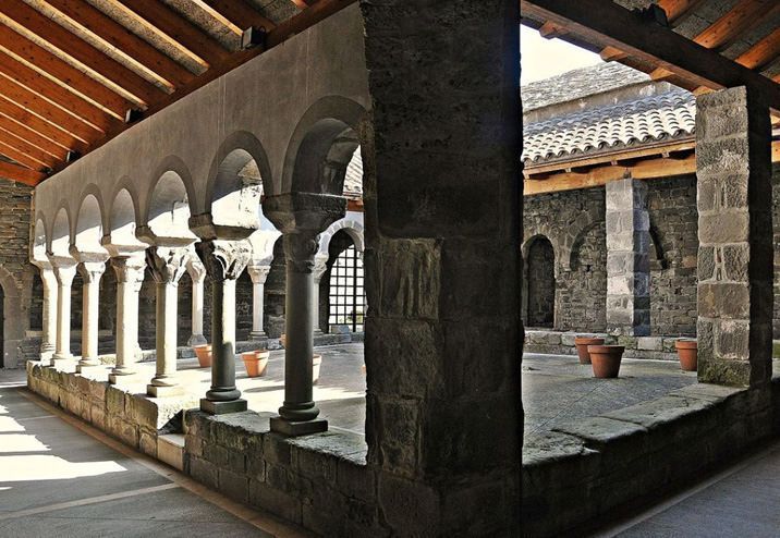Sant Pere de Casserres.