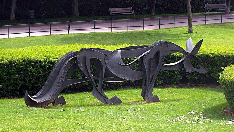 218_Guineu_de_Julià_Riu_parc_de_la_Guineueta.jpg