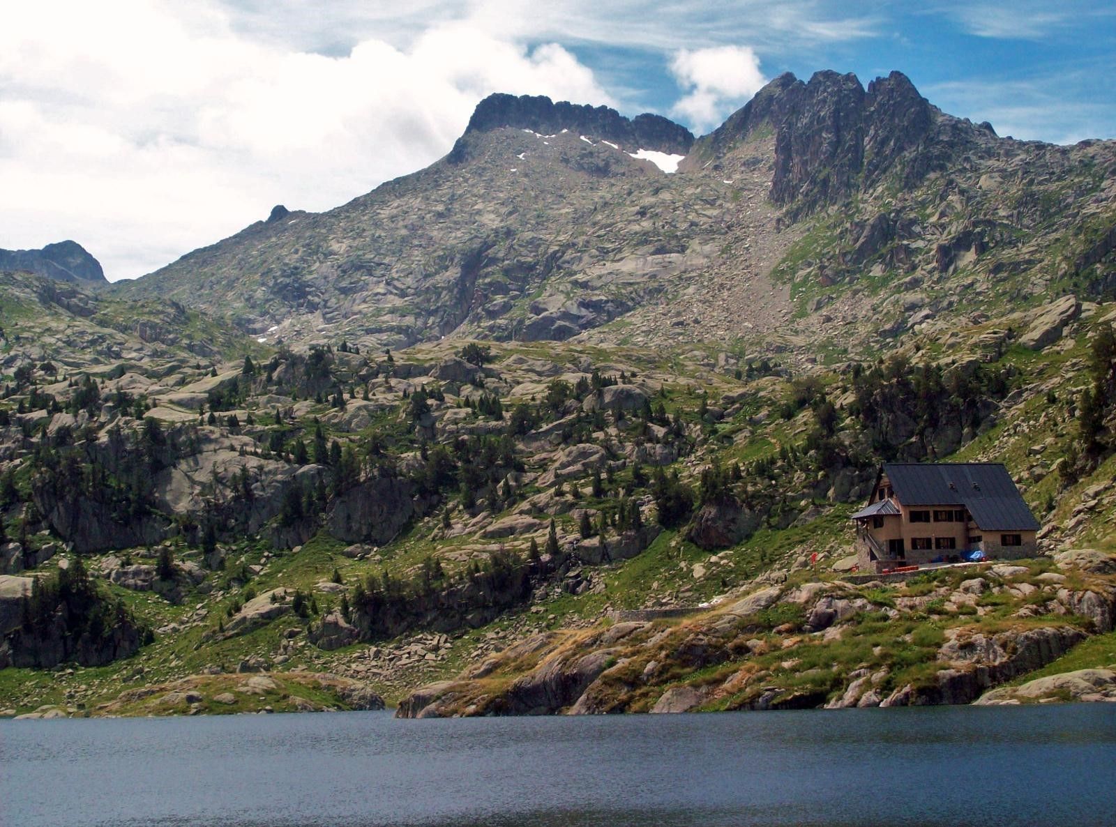 foto_estany_i_refugi_de_Colomèrs.jpg